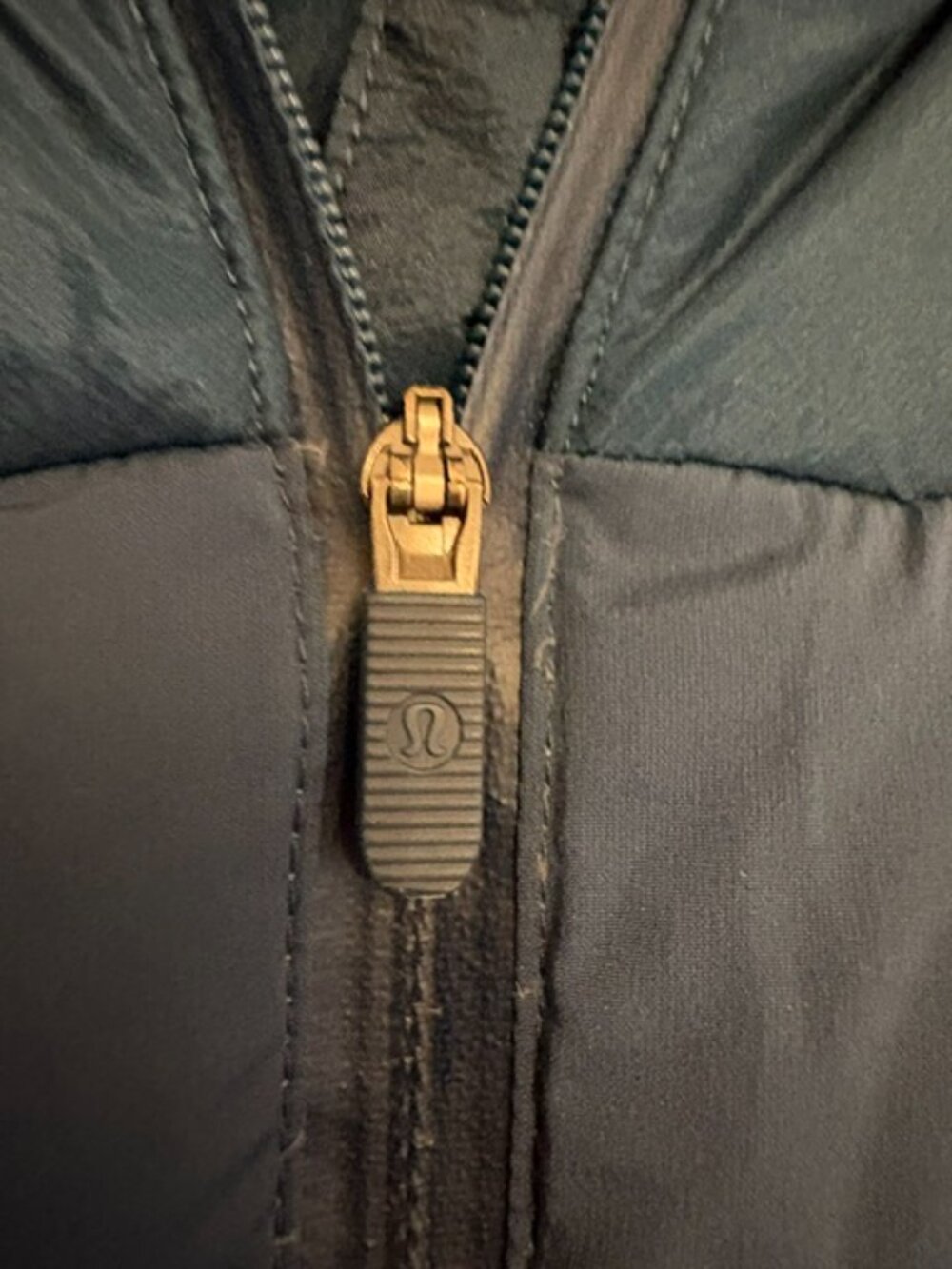 Lululemon Down for it All Hooded Puffer Jacket in Blue, Size 10 - Picture 2 of 7